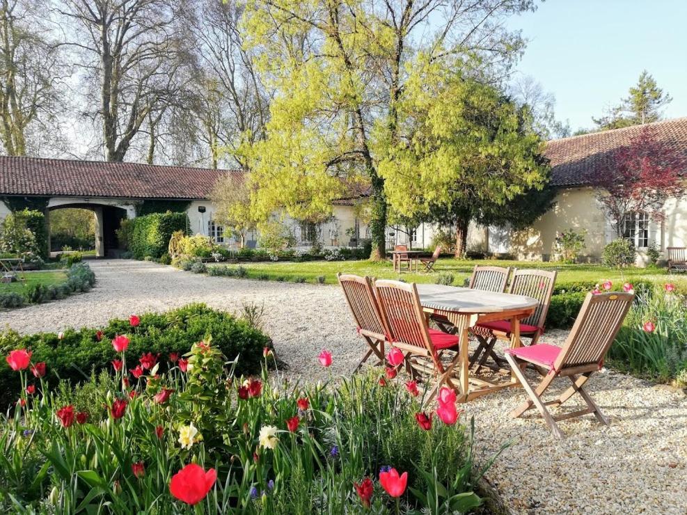 Le Domaine Des Platanes Acomodação com café da manhã Bourg-Charente Exterior foto