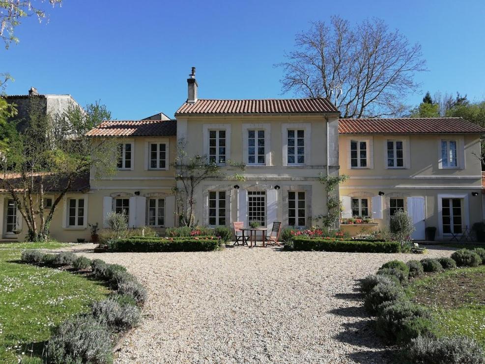 Le Domaine Des Platanes Acomodação com café da manhã Bourg-Charente Exterior foto