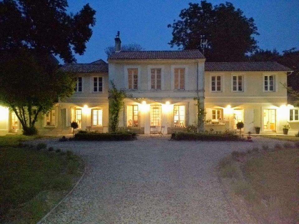 Le Domaine Des Platanes Acomodação com café da manhã Bourg-Charente Exterior foto